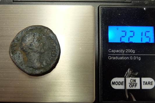 Antoninus Pius, sestercius posmrtný za M. Aurelia  S-C, pohrebná hranica 261